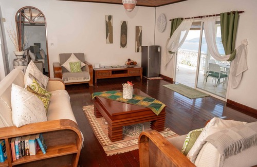 Zig Zag Ward Apartamento | Homerez - Apartamento elegante en Les Mamelles