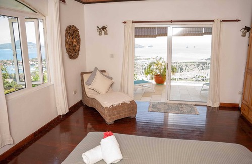Zig Zag Ward Apartamento | Homerez - Apartamento elegante en Les Mamelles