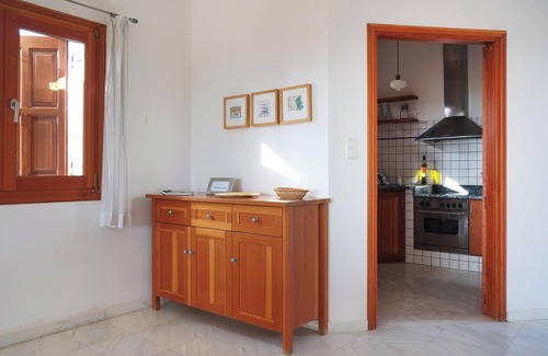 Skafidia Apartamento | Homerez - Apartamento elegante en Agios Ilias, vista mar