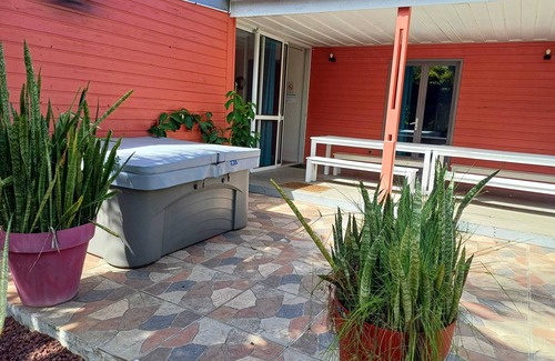 Bois d'Olives Casa | Homerez - Casa elegante en Saint-Pierre con piscina privada