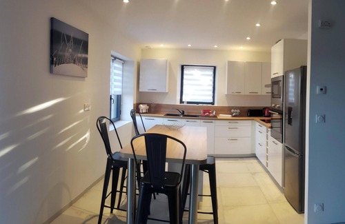 Baden Villa | Homerez - Villa elegante en Baden con piscina privada