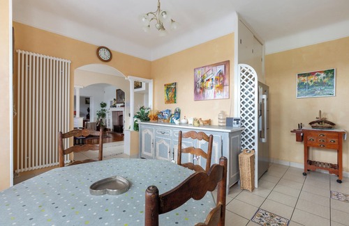 Bourre Villa | Homerez - Villa elegante en Bourré con piscina privada