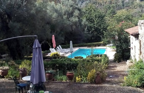 Basto Villa | Homerez - Elegante Villa en Basto con Piscina Privada