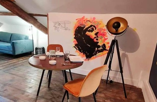 Saint-Cyr-au-Mont-d'Or Apartamento | Homerez - Apartamento para 2 pers. con jardín en Saint-Cyr-au-Mont-d'Or