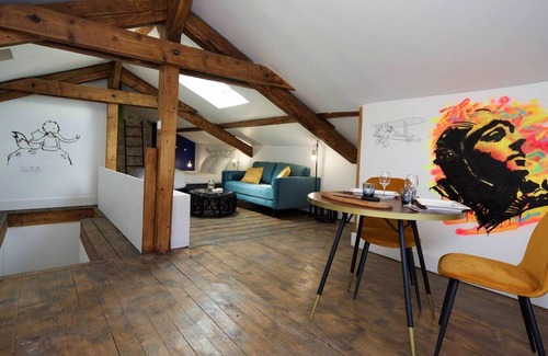 Saint-Cyr-au-Mont-d'Or Apartamento | Homerez - Apartamento para 2 pers. con jardín en Saint-Cyr-au-Mont-d'Or
