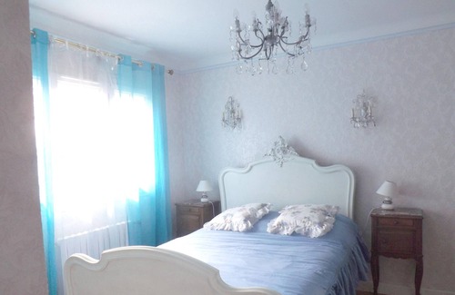 Thieblemont-Faremont Casa | Homerez - Casa para 5 pers. con piscina, jardín y balcón en Thiéblemont-Farémont