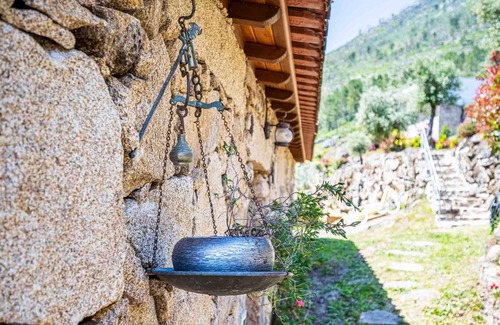 Mondim de Basto Casa | Homerez - Bonita casa para 2 pers. con piscina compartida en Vilar de Ferreiros
