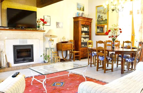 Thenac Casa | Homerez - House for 13 ppl. with swimming-pool, jacuzzi and garden at Thénac