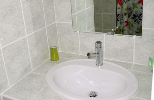 Thenac Casa | Homerez - House for 13 ppl. with swimming-pool, jacuzzi and garden at Thénac