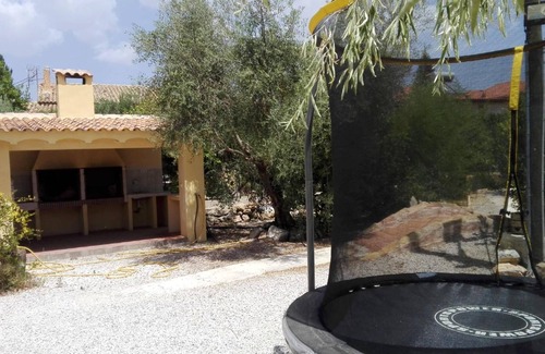 Caravaca de la Cruz Casa | Homerez - Casa para 8 pers. con piscina compartida y jacuzzi en Noguericas