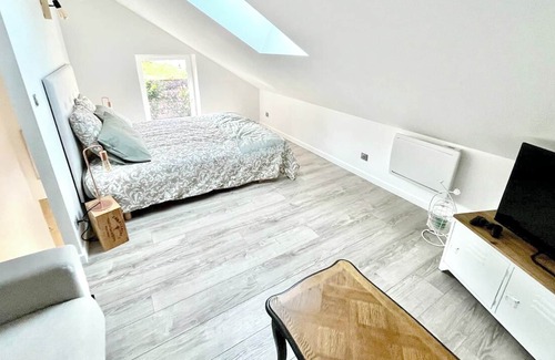 Bieville-Beuville Casa | Homerez - House for 4 ppl. with jacuzzi, spa and garden at Biéville-Beuville