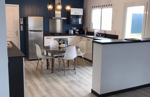 Breville-sur-Mer Casa | Homerez - Casa en Bréville-sur-Mer