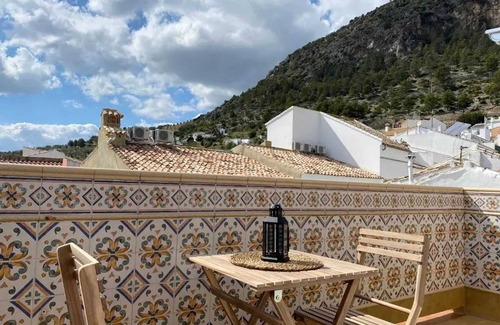 Algodonales Casa | Homerez - Casa en el corazón de Algodonales con terraza y vista a la montaña