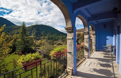 Albella Casa | Homerez - Casa en Albella, vista montaña.