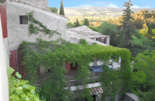 Buisson Casa | Homerez - House in Buisson with pool