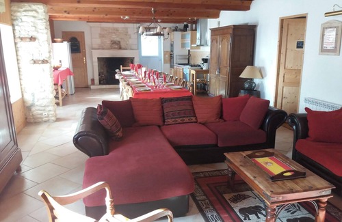Fourches Casa | Homerez - Casa con piscina en Fourches