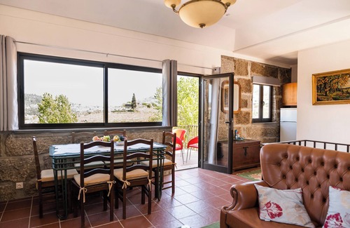 Castelo de Paiva Villa | Homerez - ¡Villa idílica en Fornos + Piscina privada!