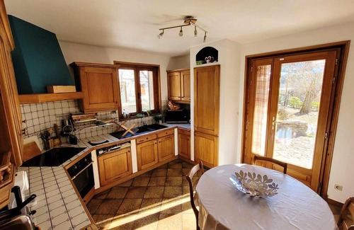 Guillestre Chalet De Esquí | Homerez - Chalet a la montaña para 10 pers. con jardín y terraza en Guillestre