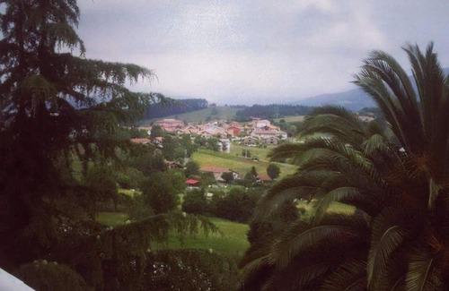Gamiz-Fika Casa | Homerez - Casa grande en Gámiz-Fica con vistas a la montaña