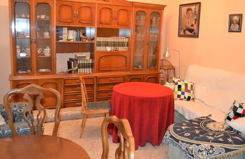 Fuente Vaqueros Apartamento | Homerez - Bonito apartamento para 6 pers. con terraza en Fuente Vaqueros