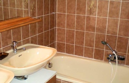 Esteng Apartamento | Homerez - Nice apartement for 2 ppl. with terrace at Entraunes