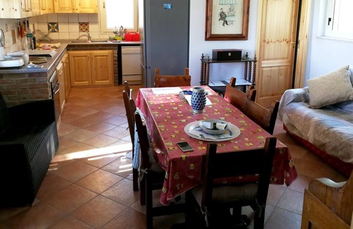 Lercara Friddi Apartamento | Homerez - Bonito apartamento para 4 pers. con terraza en Lercara Friddi