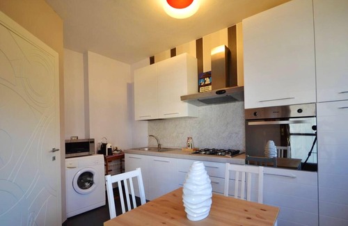 Vercelli Apartamento | Homerez - Bonito apartamento para 3 pers. con jardín y terraza en Vercelli