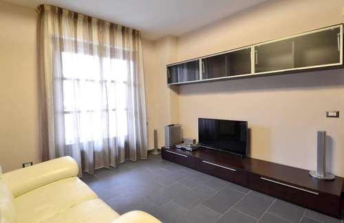 Vercelli Apartamento | Homerez - Bonito apartamento para 3 pers. con jardín y terraza en Vercelli