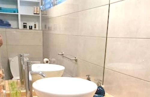 Pointe du Bout Casa | Homerez - Casa para 2 pers. con jacuzzi, jardín y terraza en Les Trois-Îlets