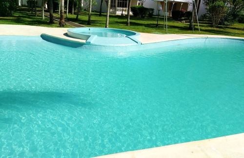 Pointe aux Biches Casa | Homerez - Casa para 7 pers. con piscina compartida y jardín en Trou-aux-Biches
