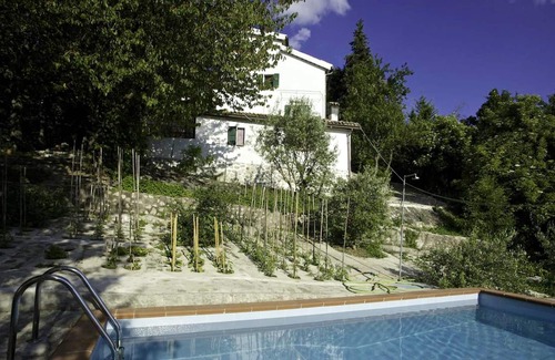 Sant'Agata Feltria Apartamento | Homerez - Bonito apartamento para 8 pers. con piscina en Sant'Agata Feltria