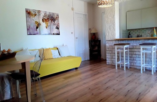 Caltanissetta Villa | Homerez - Nice villa for 5 ppl. with garden and terrace at Caltanissetta