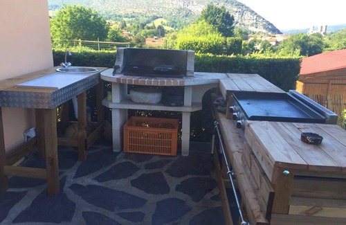 Foix Villa | Homerez - Villa refinada en Foix con piscina privada y jacuzzi