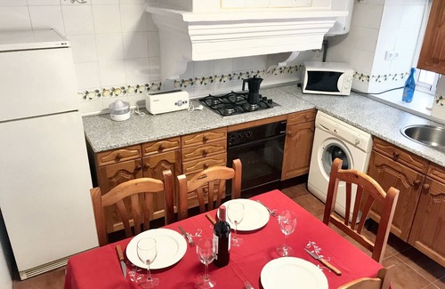 Benalauría Casa | Homerez - Casa espaciosa en Benalauría con chimenea