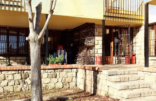 Navaluenga Casa | Homerez - Casa grande en Navaluenga con vista al lago