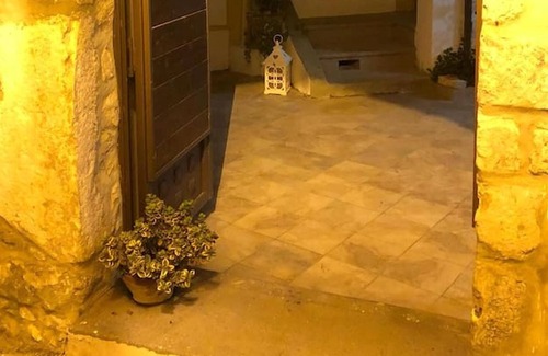 Francolise Casa | Homerez - Casa para 6 pers. con vistas al mar, jardín y terraza en Francolise