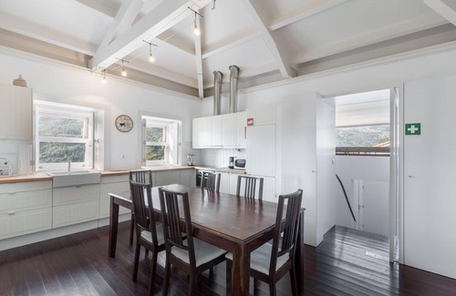 Vilar Casa | Homerez - Casa espaciosa con piscina y vistas a la montaña en Travassós