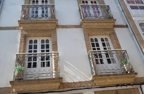 La Coruna Casa | Homerez - Casa espaciosa con terraza y balcón en A Coruña