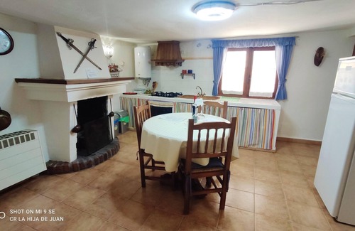 Beamud Casa | Homerez - Espaciosa casa para 7 pers. con terraza en Beamud