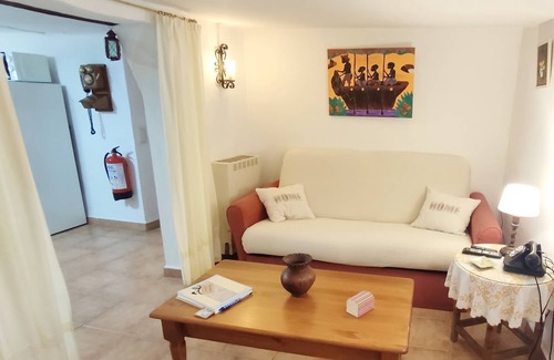 Beamud Casa | Homerez - Spacious house for 6 ppl. with terrace at Beamud