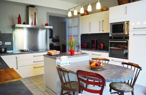 Thenac Casa | Homerez - Casa espaciosa en Thénac con piscina privada