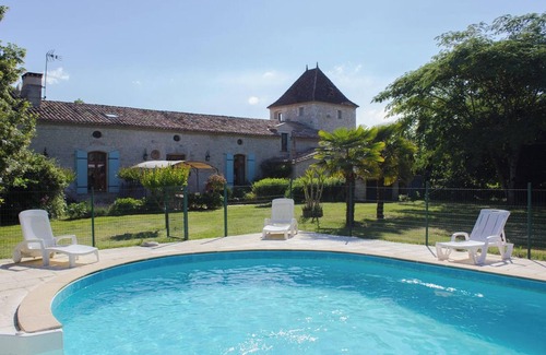 Thenac Casa | Homerez - Casa espaciosa en Thénac con piscina privada