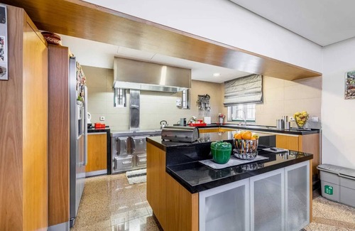 Paredes Casa | Homerez - Casa espaciosa con piscina en Vandoma