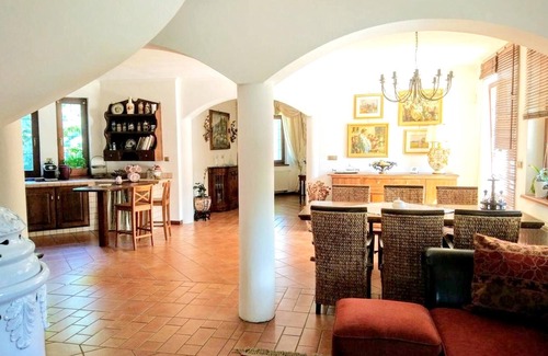Samorin Casa | Homerez - Espaciosa casa para 6 pers. con terraza en Šamorín
