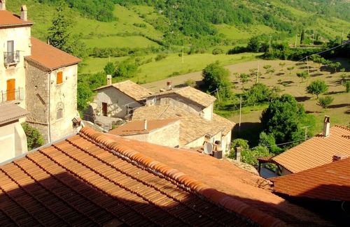 Bisegna Casa | Homerez - Casa a 17 km de las pistas para 6 pers. con terraza en San Sebastiano