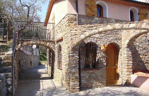Breil-sur-Roya Villa | Homerez - Villa espaciosa en Breil-sur-Roya, piscina