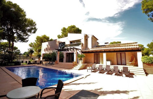 Torrenova Villa | Homerez - Villa espaciosa con piscina privada en Torrenova