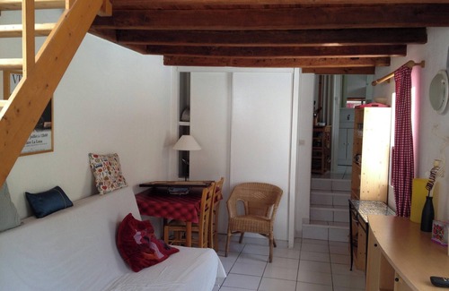 Saint-Jean-d'Angely Apartamento | Homerez - Estudio St-Jean-d'Angély