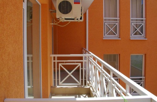 Tankovo Apartamento | Homerez - Bonito estudio a 3 km de la playa para 2 pers. con piscina compartida