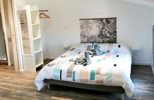 Saint-Jory Apartamento | Homerez - Estudio para 4 pers. con piscina compartida y jardín en Saint-Jory